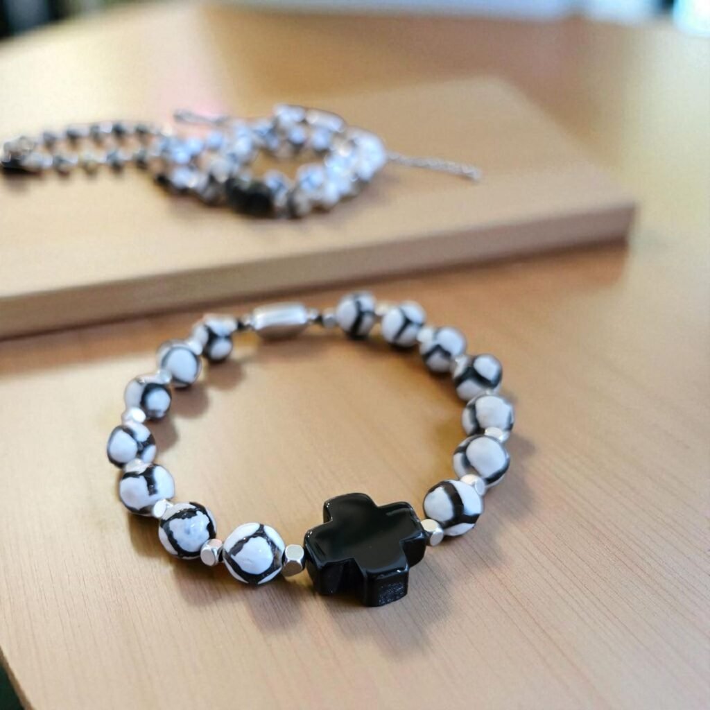 Alternative view of Iridizon βραχιόλι σταυρός ημιπολύτιμος λίθος