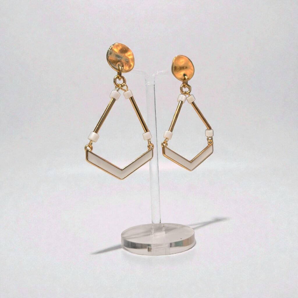 Iridizon σκουλαρίκια ρόμβος με λευκό σμάλτο