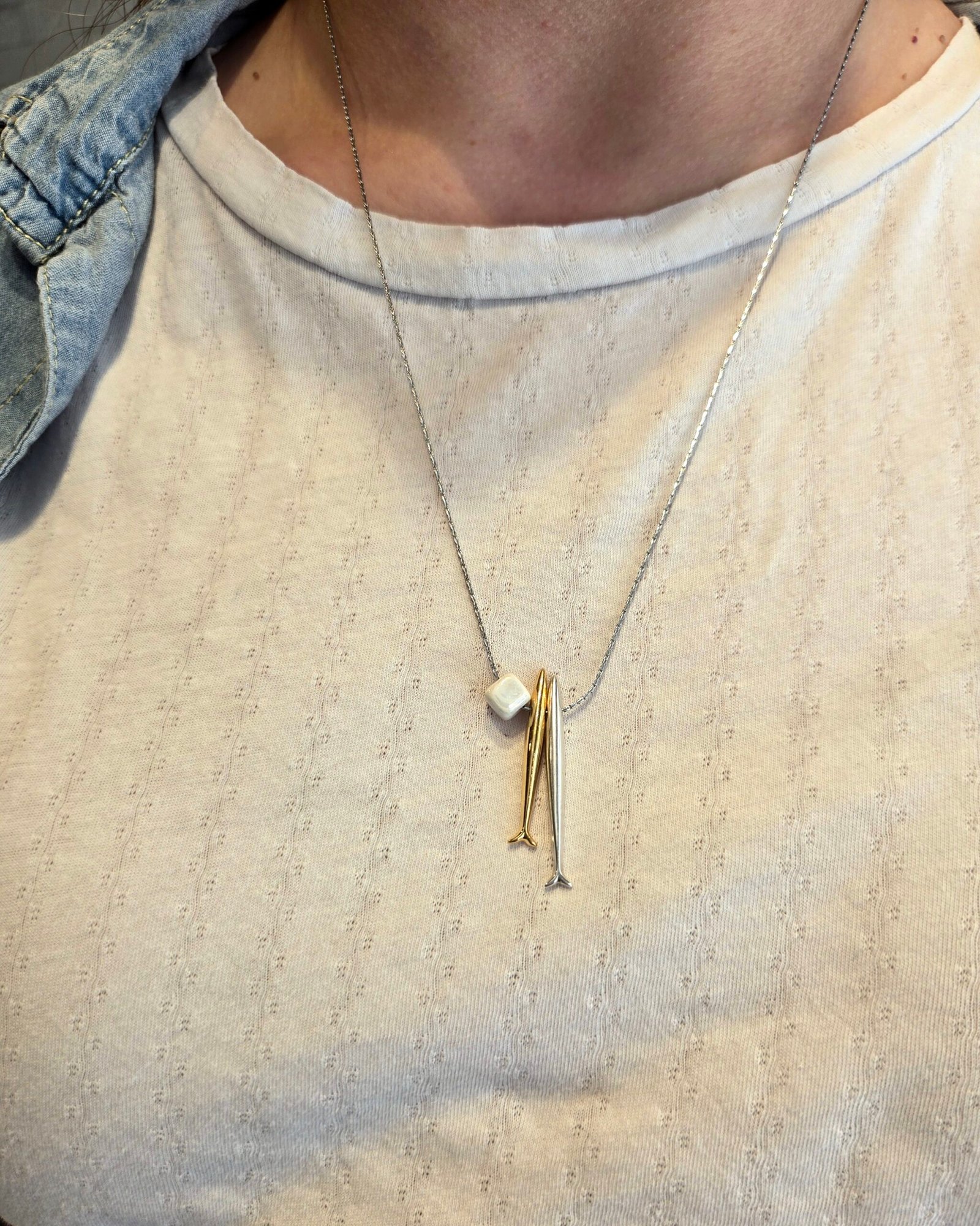 Iridizon κολιέ διπλό ψαράκι