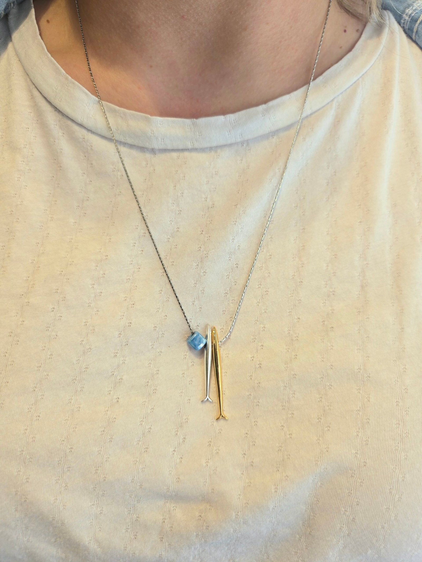 Iridizon κολιέ διπλό ψαράκι